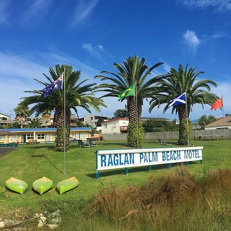 Raglan Palm Beach Motel Exteriér fotografie