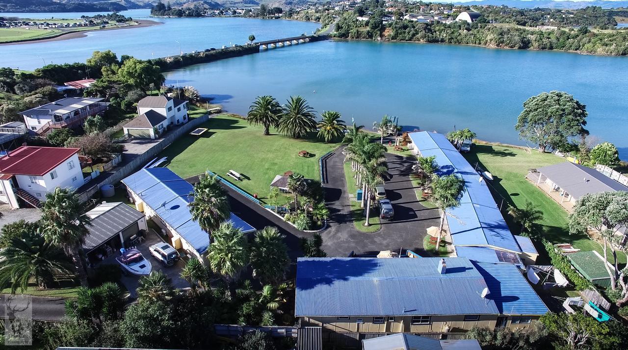 Raglan Palm Beach Motel Exteriér fotografie