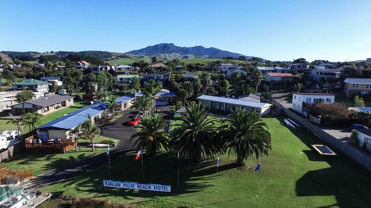 Raglan Palm Beach Motel Exteriér fotografie