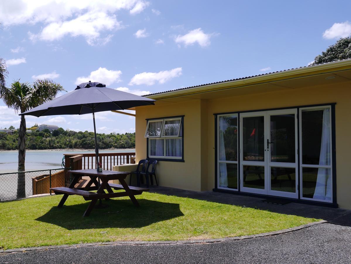 Raglan Palm Beach Motel Exteriér fotografie